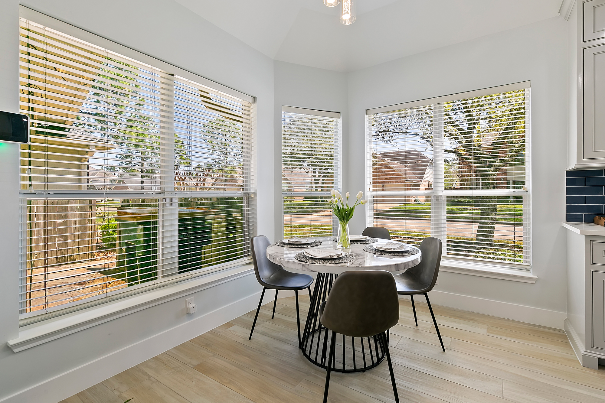 “Houston Rental Company Luxmnr: Better Prices & Service than Airbnb”